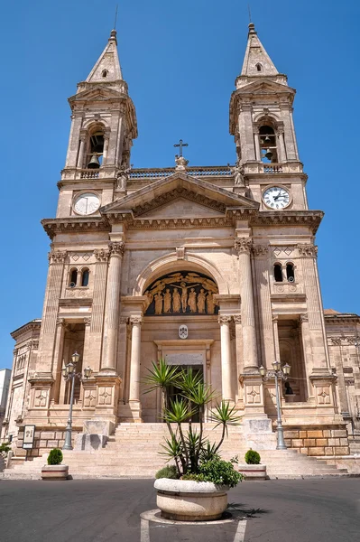 SS. Basílica de Cosma e Damiano. Alberobello. Apulia . — Foto de Stock