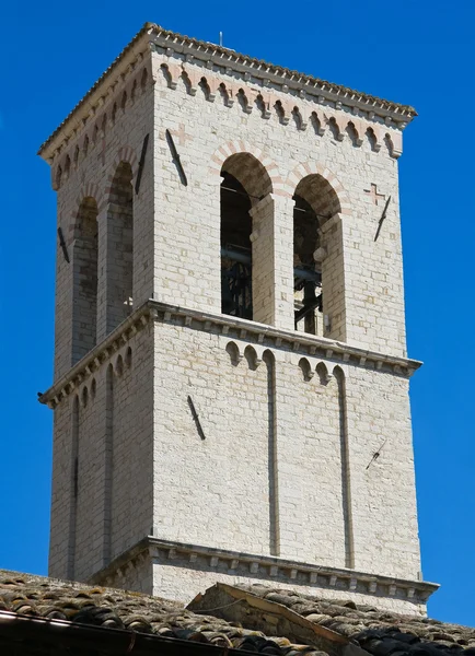 聖マリア マッジョーレ鐘楼の教会。アッシジ。ウンブリア州. — ストック写真