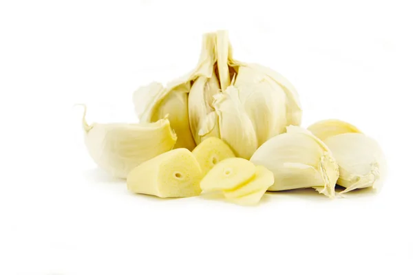 Oloupaný nasekaný česnek — Stock fotografie