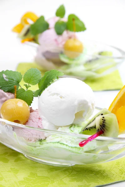 Zmrzlina s ovocem — Stock fotografie