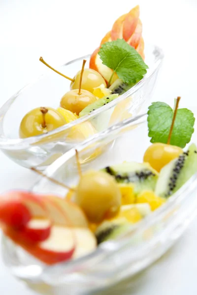 Pyszne świeże owoce jako deser — Zdjęcie stockowe