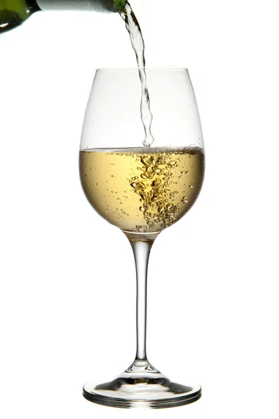 Beyaz şarap dök. — Stok fotoğraf