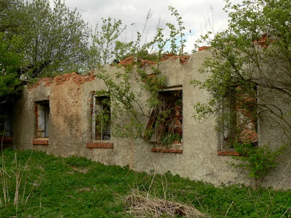 Ruined old house — Stock Photo, Image