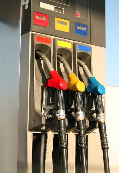 Gas pompen op benzine station — Stockfoto