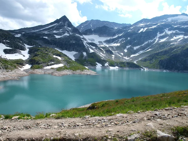 Lago alpino di Weissee nelle Alpi — Foto Stock