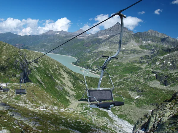 Sedia ski lift in estate — Foto Stock