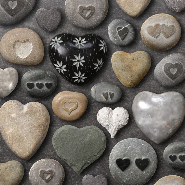 Pedras e rochas em forma de coração — Fotografia de Stock