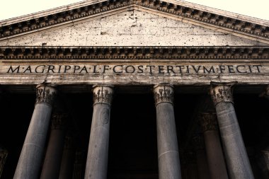 Roma'da Pantheon cephe