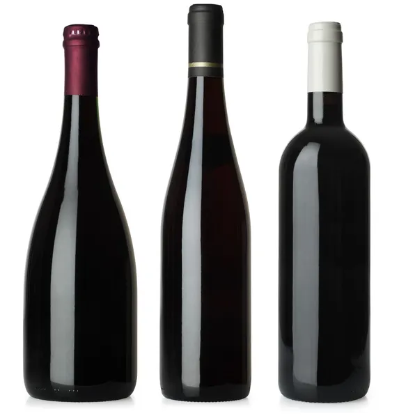 Botellas de vino tinto en blanco sin etiquetas — Foto de Stock