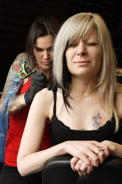 Tatuaż ramię — Zdjęcie stockowe