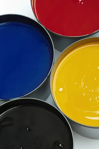 Wannen mit Prozessdruckfarben — Stockfoto