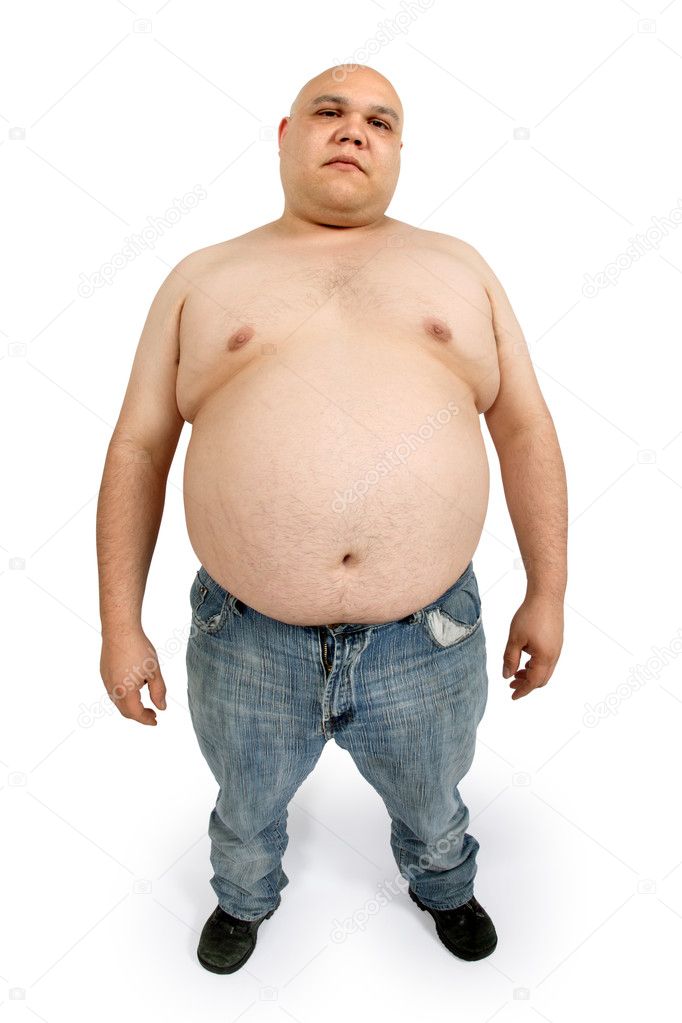 Um homem careca gordo com as mãos na cintura