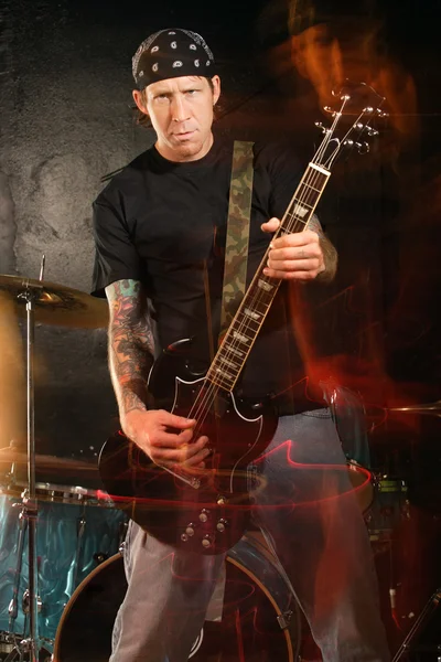 Gitarzysta heavy metal — Zdjęcie stockowe