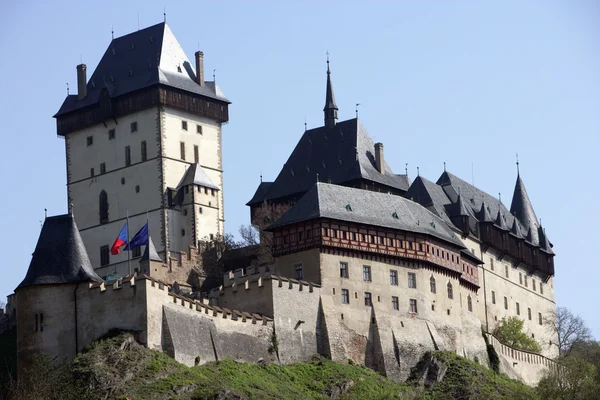 Großartige Aussicht auf die Burg Karlstejn — Stockfoto
