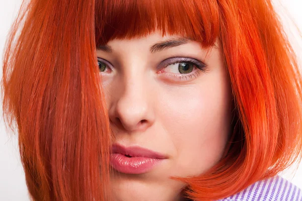 Beauttiful vrouw met rood haar — Stockfoto