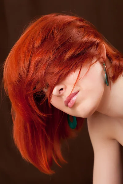 Прекрасная женщина с рыжими волосами — стоковое фото