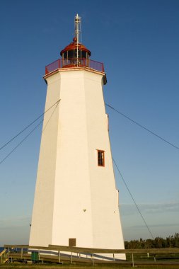 Kırmızı ve beyaz deniz feneri