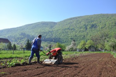 yere plowing çiftçi