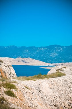 güzel Körfezi ve dağların Panoraması