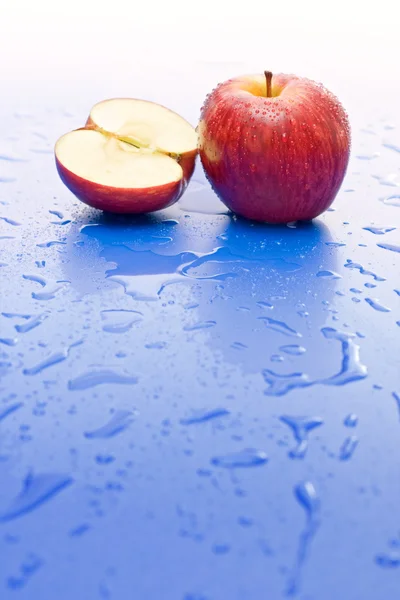 stock image Half and whole apple