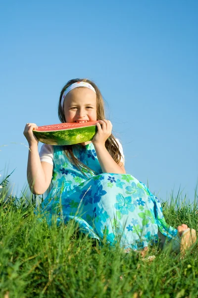 Ein Bissen von Wassermelone — Stockfoto