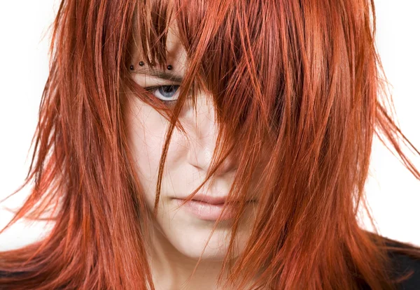 Linda pelirroja con el pelo desordenado — Foto de Stock