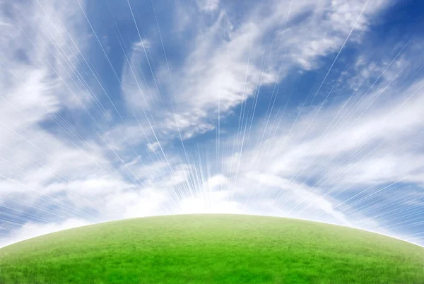생생한 자연 하늘 그리고 태양 아름 다운 초원 — 스톡 사진