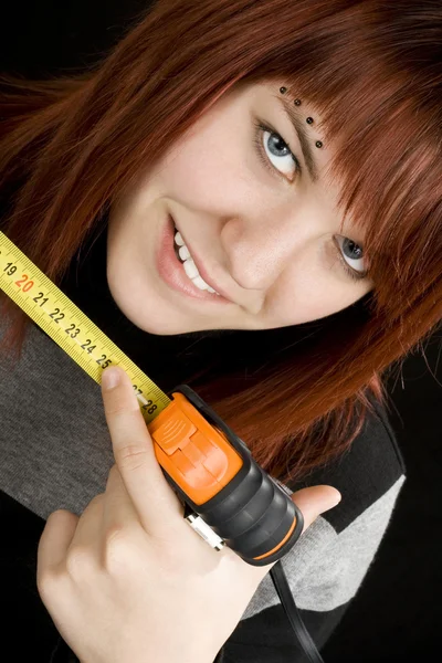 Menina usando fita métrica — Fotografia de Stock