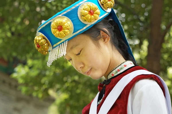 Κινέζα γυναίκα με παραδοσιακά ρούχα Royalty Free Φωτογραφίες Αρχείου