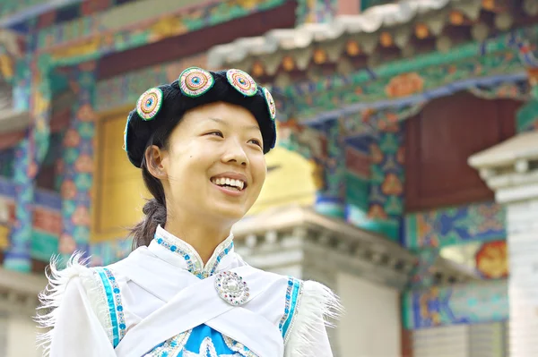 Chinesin in traditioneller Kleidung lizenzfreie Stockbilder