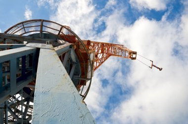 Vinç bir dok - görünümü üzerinde aşağıdan port