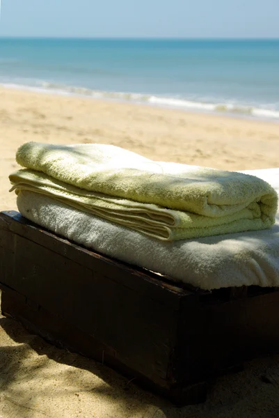 Towels on a beach chair — Stock Photo, Image