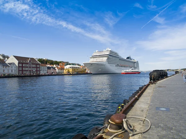 Large Cruise Ship — Stock Photo, Image