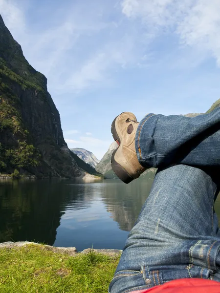 Relaxaci ve fjordu gudvangen — Stock fotografie