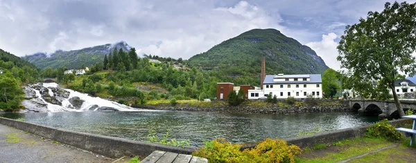 Small hydro-electric power station — Stock Photo, Image