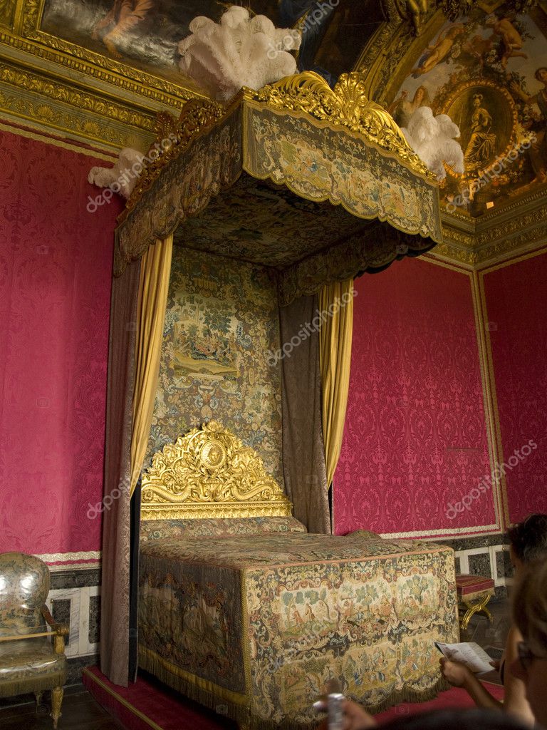 Koninklijke slaapkamer — Stockfoto © SOMATUSCANI #3182136 Koninklijke slaapkamer — Stockfoto © SOMATUSCANI #3182136