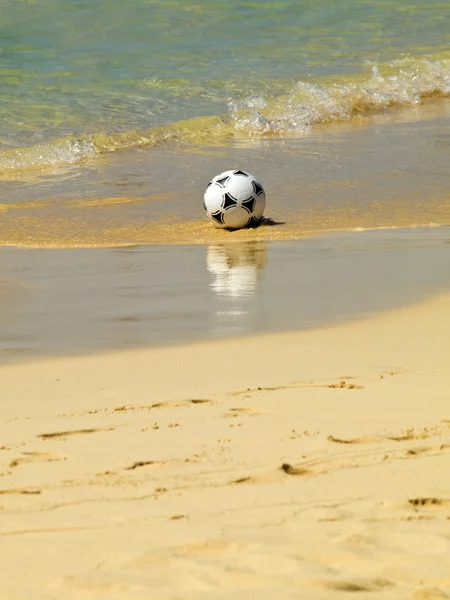 Ball in the sand — Stock Photo, Image