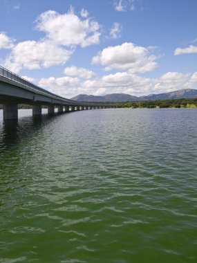 brug over de valmayor