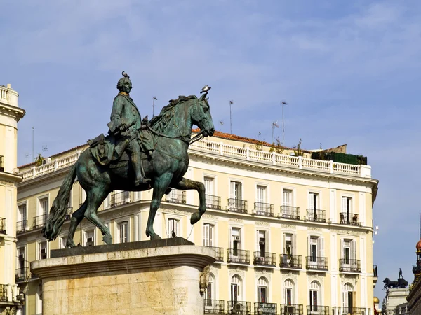 Madrid'da puerta del sol Meydanı mimarisi — Stok fotoğraf