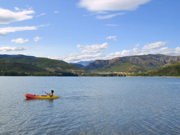 Kajakfahren im See — Stockfoto