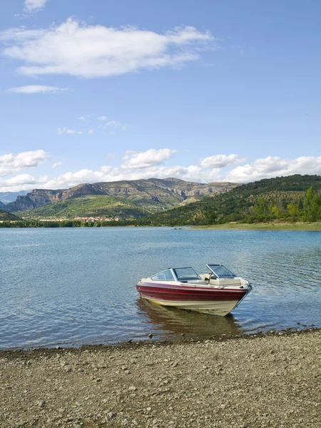 Jacht w serii jezioro sant antoni — Zdjęcie stockowe