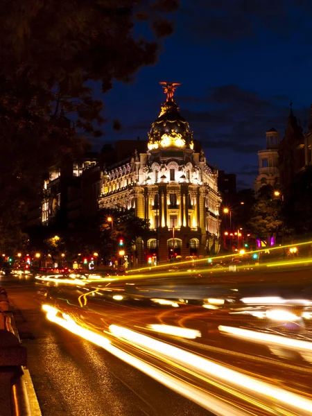 Здание Метрополиса на Гран Виа, Мадрид — стоковое фото