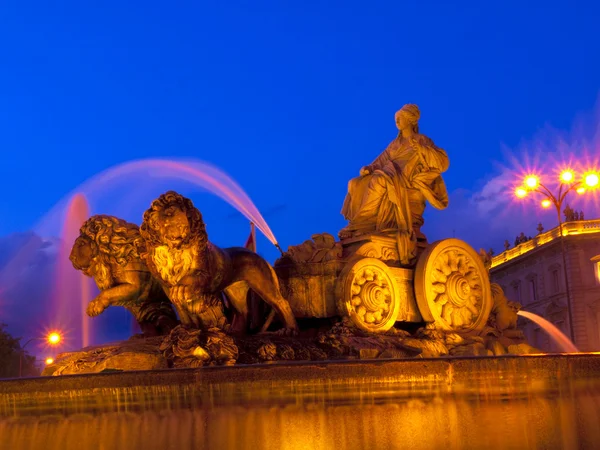 La cibeles fontána v noci, madrid — Stock fotografie