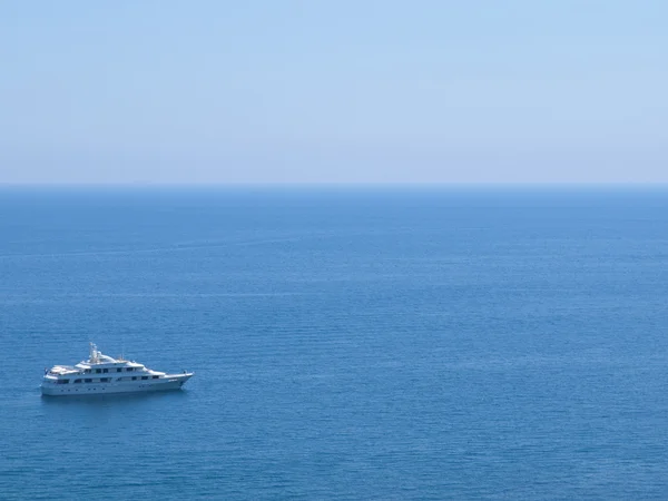 Круизное судно в Средиземном море — стоковое фото