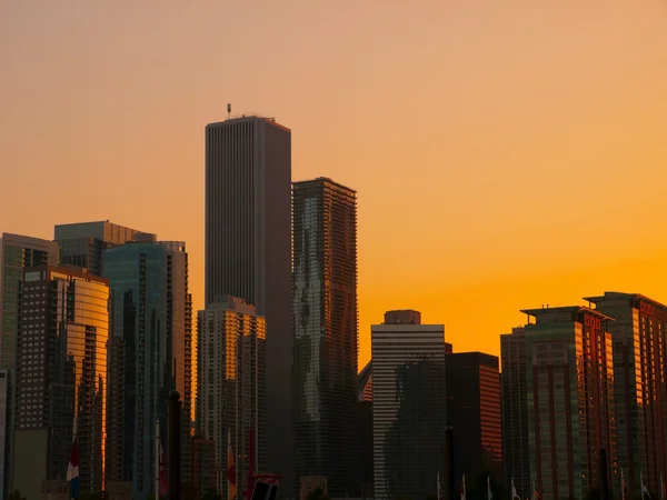 日落时的芝加哥天际线 — 图库照片