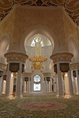 abu Dabi moschee mit teppich