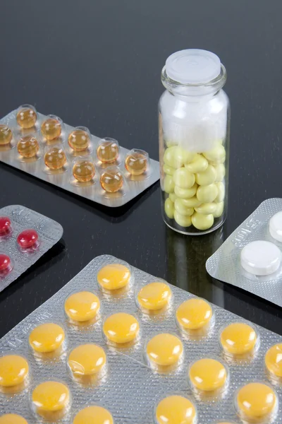 Verschiedene Tabletten — Stockfoto