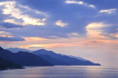 gün batımında tropikal Meksika kıyılarında