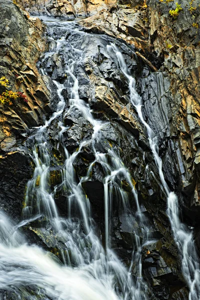在北安大略省，加拿大的瀑布 — 图库照片