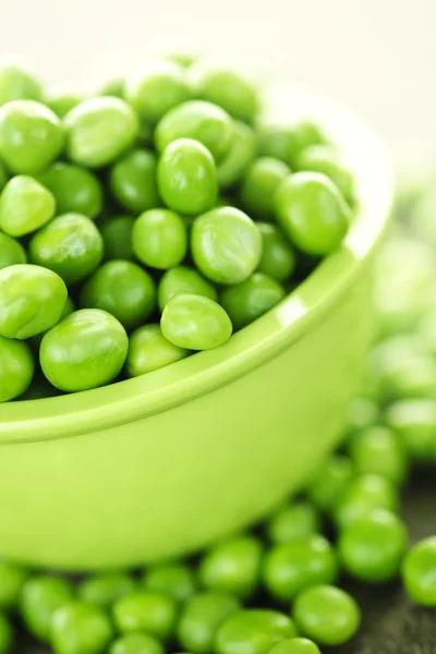 녹색 완두콩의 그릇 — 스톡 사진